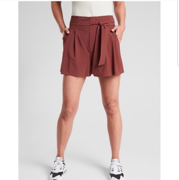Athleta Pants - Athleta Skyline Short II cognac brown paperbag stretch waist sz 8 womens